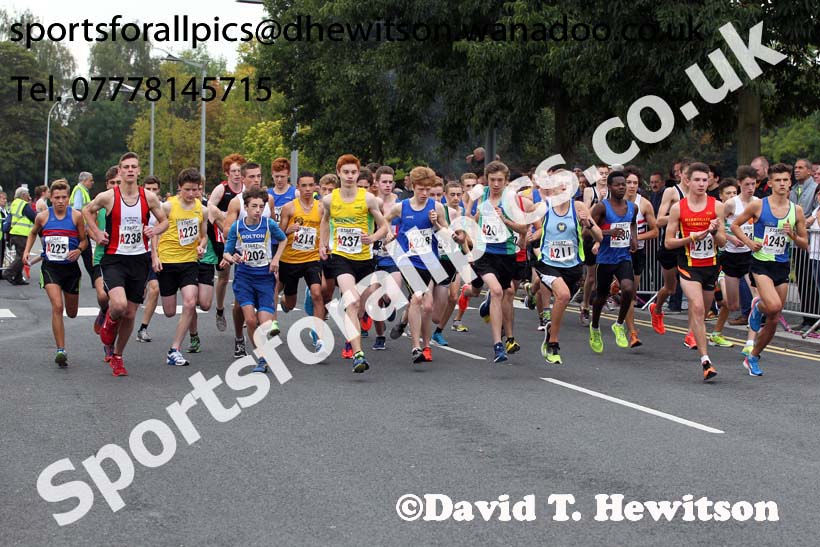 Start of the under-17 mens Northern Road Relays, Warrington. Photo: David T. Hewitson/Sports for All Pics